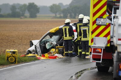 Zehn Verletzte nach Unfall auf sächsischer Bundesstraße - Am Freitagmorgen kam es gegen 09.20 Uhr auf der B156 zu einem schweren Verkehrsunfall.