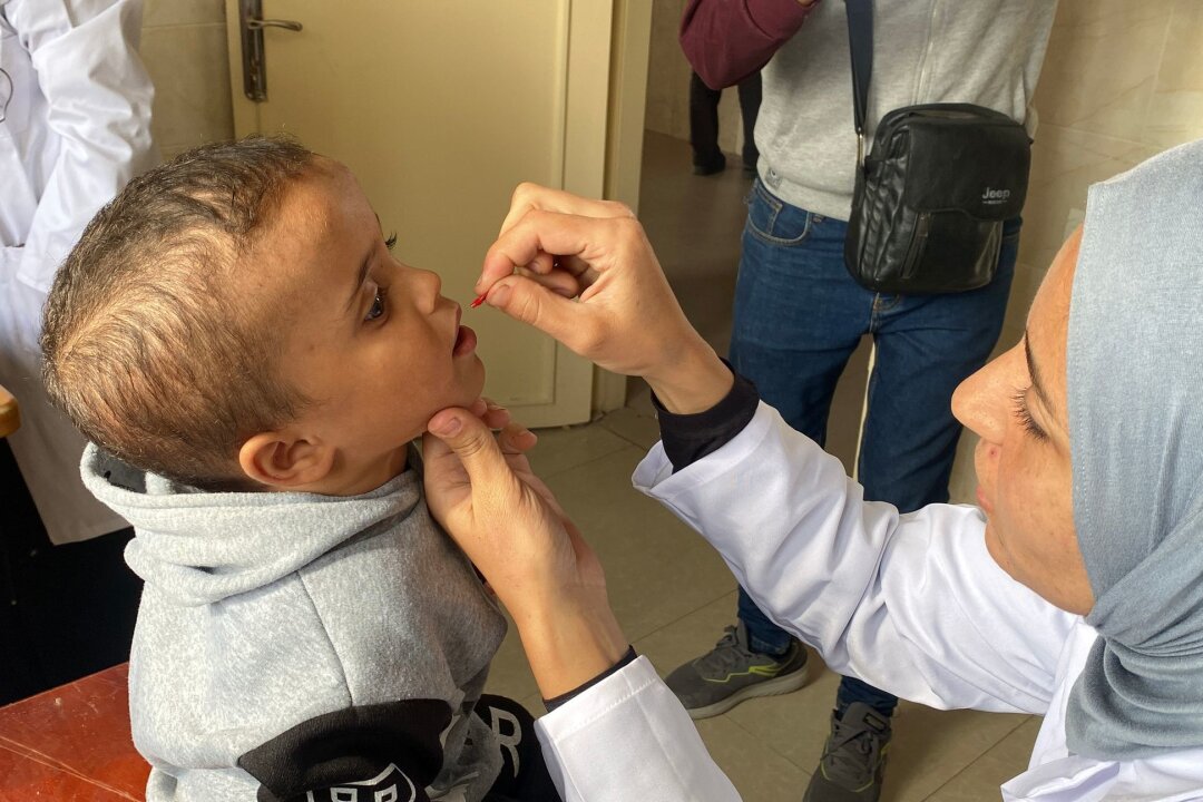 Zehntausende Kinder im Norden Gazas gegen Polio geimpft - Die Polio-Impfkampagne im nördlichen Gazastreifen ist nach einer Unterbrechung wegen heftiger Kämpfe wieder angelaufen.