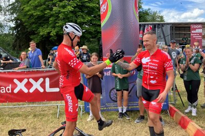 Zieleinlauf und Freude pur am Stausee: Das sind die Siegerfotos vom Heavy24 - Impressionen beim Zieleinlauf.