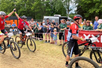 Zieleinlauf und Freude pur am Stausee: Das sind die Siegerfotos vom Heavy24 - Impressionen vom Zieleinlauf.