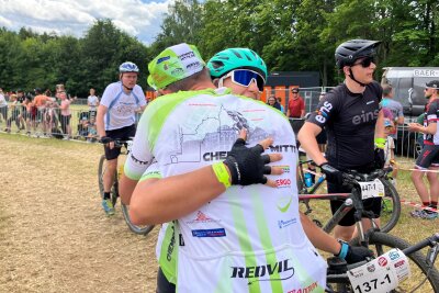 Zieleinlauf und Freude pur am Stausee: Das sind die Siegerfotos vom Heavy24 - Impressionen vom Zieleinlauf.