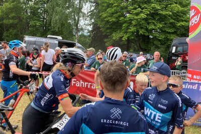 Zieleinlauf und Freude pur am Stausee: Das sind die Siegerfotos vom Heavy24 - Impressionen vom Heavy24.