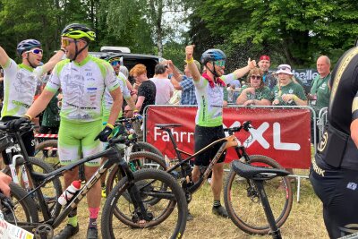 Zieleinlauf und Freude pur am Stausee: Das sind die Siegerfotos vom Heavy24 - Impressionen vom Heavy24.