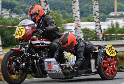 Zschopauer Classic vor ungewisser Zukunft - Besonders beliebt bei den Zuschauern waren die historischen Motorräder mit Seitenwagen. Foto: Andreas Bauer