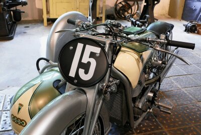 Zschopauer Enduro-Museum stellt seinen teuersten Schatz vor - Auch bei Rennen auf dem Marienberger Dreieck ist das Gespann zum Einsatz gekommen. Foto: Andreas Bauer