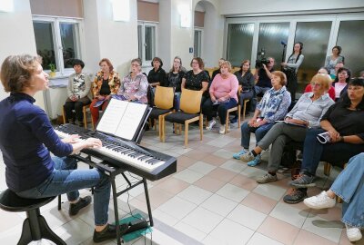 Zschopauer Gospelsänger werden in Chemnitz Teil eines riesigen Chors - Das regelmäßige Üben in Zschopau hat sich gelohnt, wie die erste große Probe zeigte. Foto: Andreas Bauer