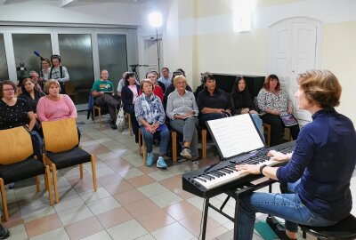 Zschopauer Gospelsänger werden in Chemnitz Teil eines riesigen Chors - Bis zur Aufführung im März 2025 stehen noch viele weitere Proben an. Foto: Andreas Bauer