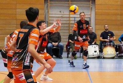 Zschopauer Volleyballer schießen sich warm fürs Gipfeltreffen der Regionalliga - Wie in allen anderen Bereichen überzeugten die Gastgeber auch in der Annahme.