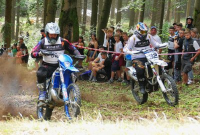 Zschopauer wird in Geyer zum Speedhill-König - Im K.O.-System wurden die besten Fahrer herausgesiebt. Foto: Andreas Bauer