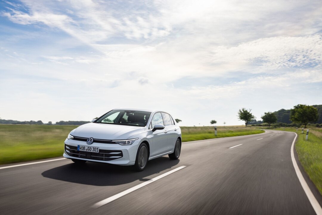 Zu diesem Preis liefert VW den neuen Golf aus - 50 Jahre Volkswagen Golf: Pünktlich zum Jubiläum erstrahlt der neue Golf im modernisierten Design und punktet mit neuen Spielereien.