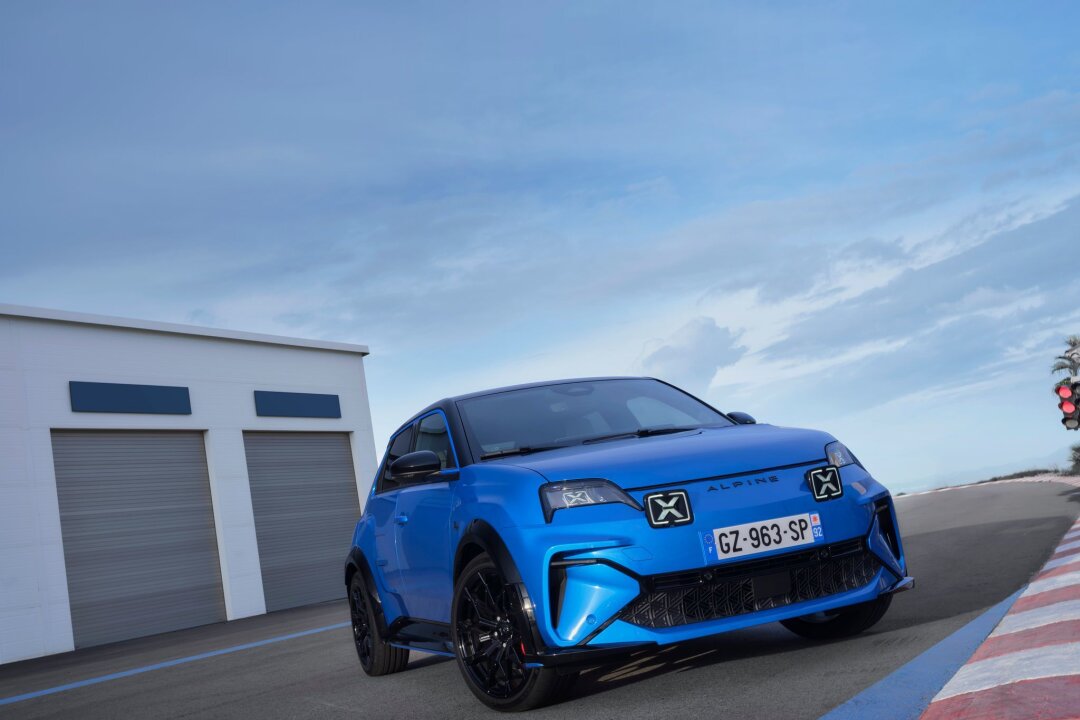 Zu diesem Preis startet Renault die Alpine A290 - Aus dem Renault R5 wird der sportliche Elektro-Kleinwagen Alpine A290.