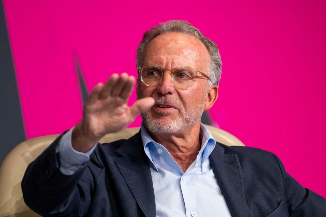 Zu viele Spiele?: Rummenigge sieht Schuld auch bei Spielern - Rummenigge sieht die Debatte um steigende Belastungen im Fußball differenziert.