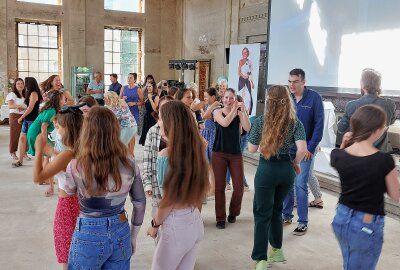 Zukunftsverein feiert ein Lebensfest für Ronny Bartsch! - Im Industriepavillon an der Dürerstraße feierte das 1. Tanzstudio "Das Lebensfest für Ronny". Foto: Karsten Repert