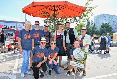 Zur 3. Sternquell Wiesn noch eins draufgesetzt: "Plauen ist der Hit!" - Hier gibt es Impressionen vom Festumzug und der Brauertaufe zur 3. Sternquell Wiesn. Fotos: Pressebüro Repert / Igor Pastierovic / Andreas Wetzel