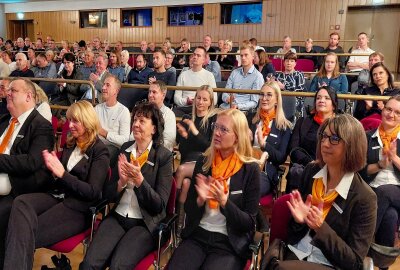 Zurück in die Zukunft: Frank Meyer hat den Tipp für vogtländische Anleger - Hier gibt es Impressionen vom Impulsdialog im Neuberinhaus in Reichenbach. Foto: Karsten Repert