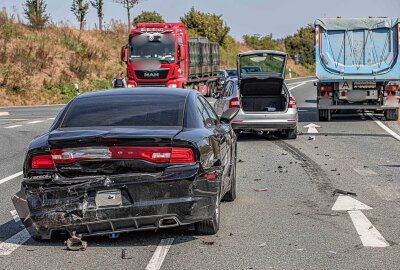 Zusammenstoß auf der B92: Zwei Verletzte nach Unfall - Am frühen Freitagmittag kollidierten zwei PKW auf der B92. Foto: Igor Pastierovic