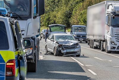 Zusammenstoß auf der B92: Zwei Verletzte nach Unfall - Am frühen Freitagmittag kollidierten zwei PKW auf der B92. Foto: Igor Pastierovic