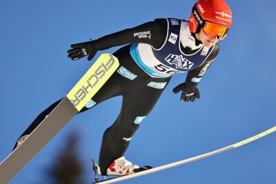 Zwei Podestplätze: Deutsche Skispringerinnen furios - Skispringerin Katharina Schmid aus Oberstdorf legte einen überzeugenden Saisonstart hin.