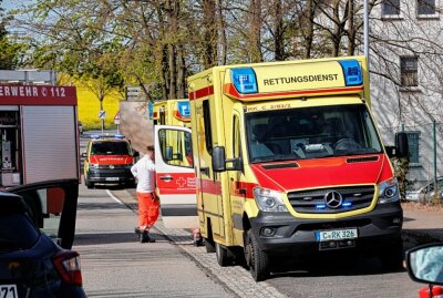 Zwei Schwerletzte durch Zusammenprall mehrerer Fahrzeuge in Euba - Schwerer Unfall in Euba mit zwei Verletzten. Foto: Harry Härtel