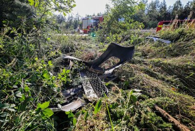 Zwei Schwerverletzte nach Unfall auf der A4 bei Wüstenbrand - Fataler Unfall mit zwei PKW auf der A4. Bild: Andreas Kretschel