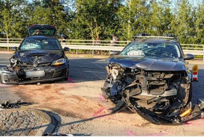 Zwei Verletzte bei Frontalzusammenstoß auf der S56 - Schwerer Unfall auf der S56 bei Ohorn. Foto: xcitepress