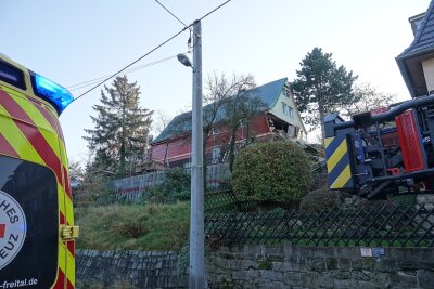 Zwei Verletzte Personen nach Explosion in Einfamilienhaus - Möglicherweise war eine Gaskartusche in dem Einfamilienhaus geborsten. 