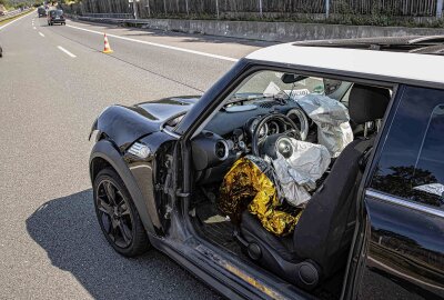 Zwei Verletzte und kilometerlanger Stau nach Unfall auf A72 - Die Autobahn wurde bei Plauen abgeleitet. Foto Igor Pastierovic