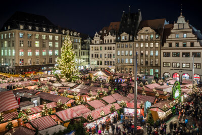 weihnachtensachenchemnitzdresdenleipzigerzgebirgeweihnachtsmannkindervorfreudeweihnachtsbaumengelparkeninnenstadt