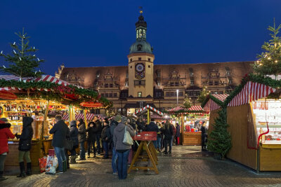 weihnachtensachenchemnitzdresdenleipzigerzgebirgeweihnachtsmannkindervorfreudeweihnachtsbaumengelparkeninnenstadt