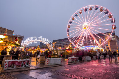 weihnachtensachenchemnitzdresdenleipzigerzgebirgeweihnachtsmannkindervorfreudeweihnachtsbaumengelparkeninnenstadt