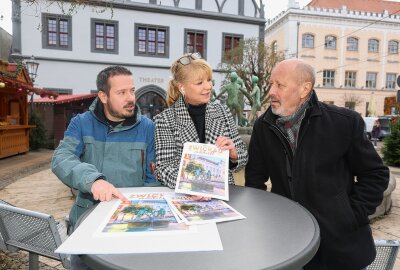 "Zwickau aktuell" zeigt lebenswerte Stadt - Verkaufsleiterin Konstanze Meyer, im Bild mit den Medienberatern Torsten Frank (l.) und Jens Göpfert, freut sich, dass das neue "Zwickau aktuell" im Vergleich mit der ersten Auflage mehr Seiten und entsprechend mehr Inhalt aufweisen kann. Foto: Mario Dudacy