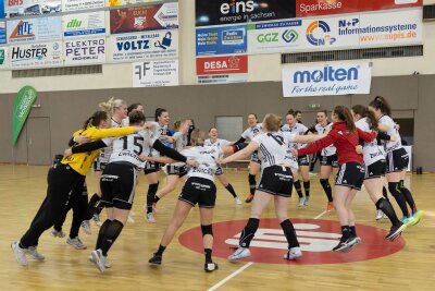 Zwickau feiert dritten Sieg im vierten Heimspiel - Zwickaus Handballerinnen feiern ihren dritten Saisonsieg.