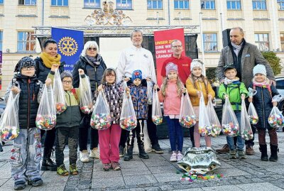 Zwickauer Aktion am Weltpolio-Tag: Plastikdeckel gegen das Virus - Die Kita Windbergmäuse liefert Plastikdeckel gegen Polio. Foto: Reinke, H. Fr. / Stadt Zwickau