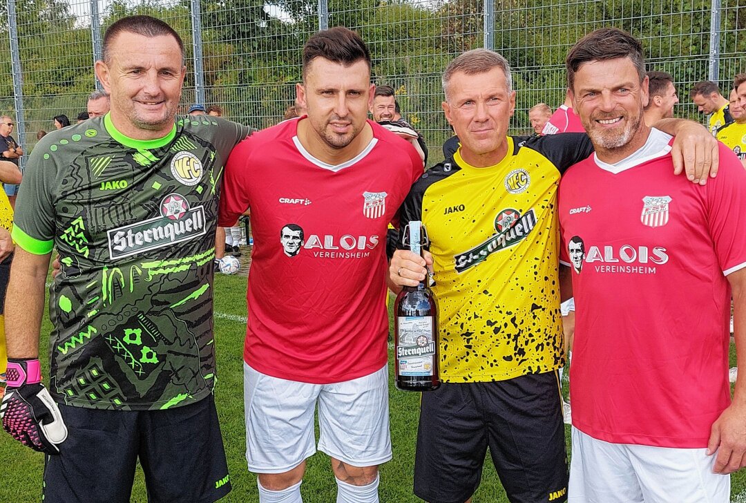 Zwickauer Fußballlegenden gewinnen Hinspiel gegen VFC-Traditionself - Hier gibt's Bilder vom Spiel der Traditionsmannschaften des FSV Zwickau und des VFC Plauen. Foto: Karsten Repert / Pressebüro Repert