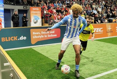 Zwickauer Hallenturnier wirft Schatten bereits voraus - Der Chemnitzer FC holte in diesem nach einem Sieg gegen den VFC Plauen den dritten Platz. Foto: Marcus Hengst/Archiv