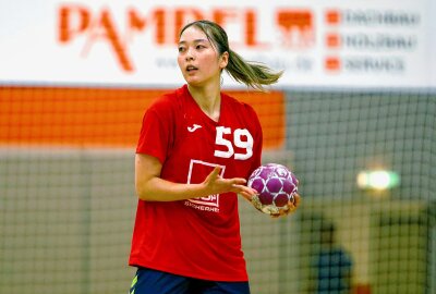 Zwickauer Handballdamen starten die Saison in einem neuen Domizil - Kaho Nakayama gehört zu den neuen Spielerinnen. Foto: Frank Kruczynski