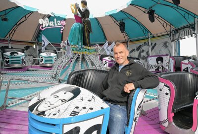 Zwickauer Herbstvolksfest startet: Das erwartet Besucher - Das Zwickauer Herbstvolksfest auf dem Platz der Völkerfreundschaft geht bis 13. Oktober - im Bild Marco Walz, Schaustellerbetrieb Walz aus Zwickau. Foto: Ralf Wendland