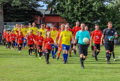 Zwölf Tore im Jubiläumsstadtteil Ebersdorf - Der SV IKA Chemnitz empfing in Ebersdorf das Team "Chemnitz 2025". Foto: Peggy Schellenberger