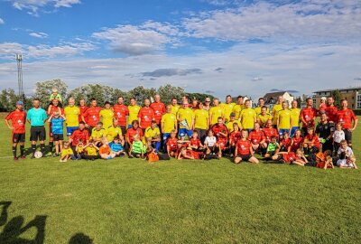 Zwölf Tore im Jubiläumsstadtteil Ebersdorf - Der SV IKA Chemnitz empfing in Ebersdorf das Team "Chemnitz 2025". Foto: Peggy Schellenberger