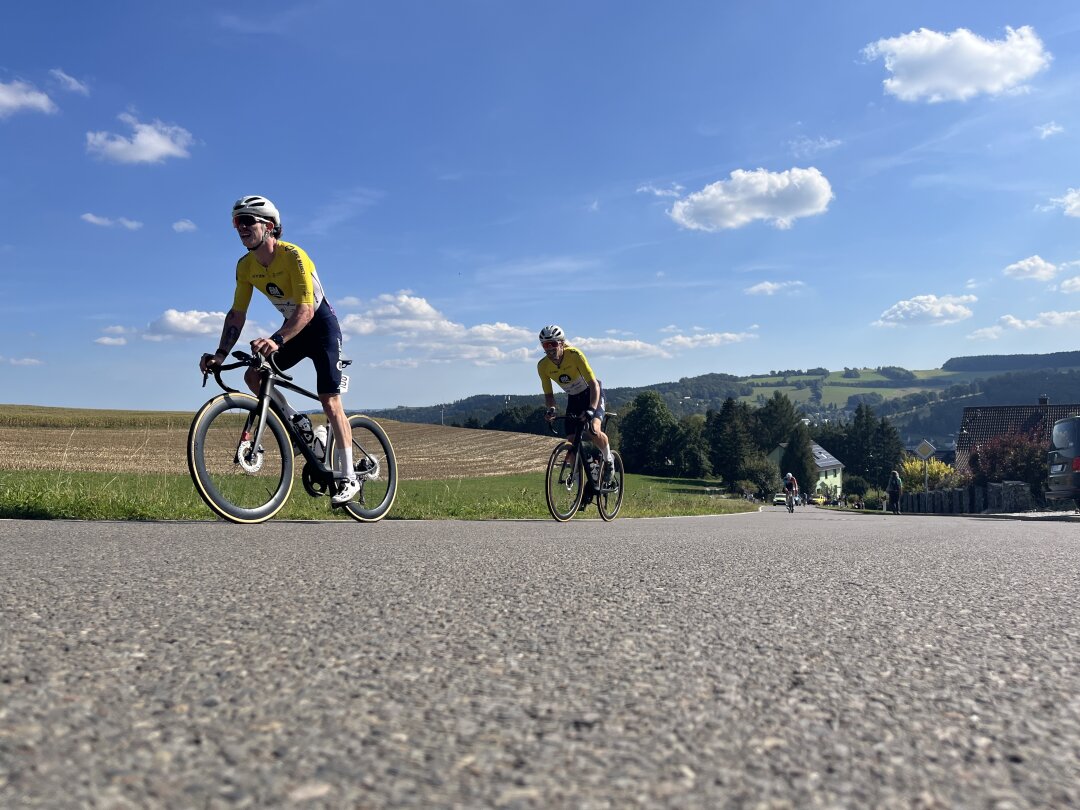 Hart am Asphalt bei der Erzgebirgsrundfahrt 2024