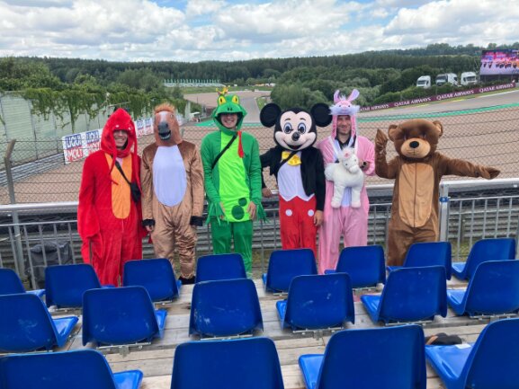 Wir sind die lustige Truppe der AMC Trib&uuml;ne