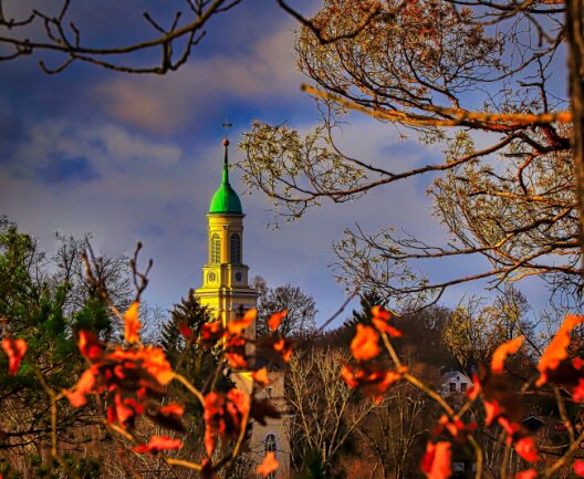 Kirche in Wolkenburg - Herbst