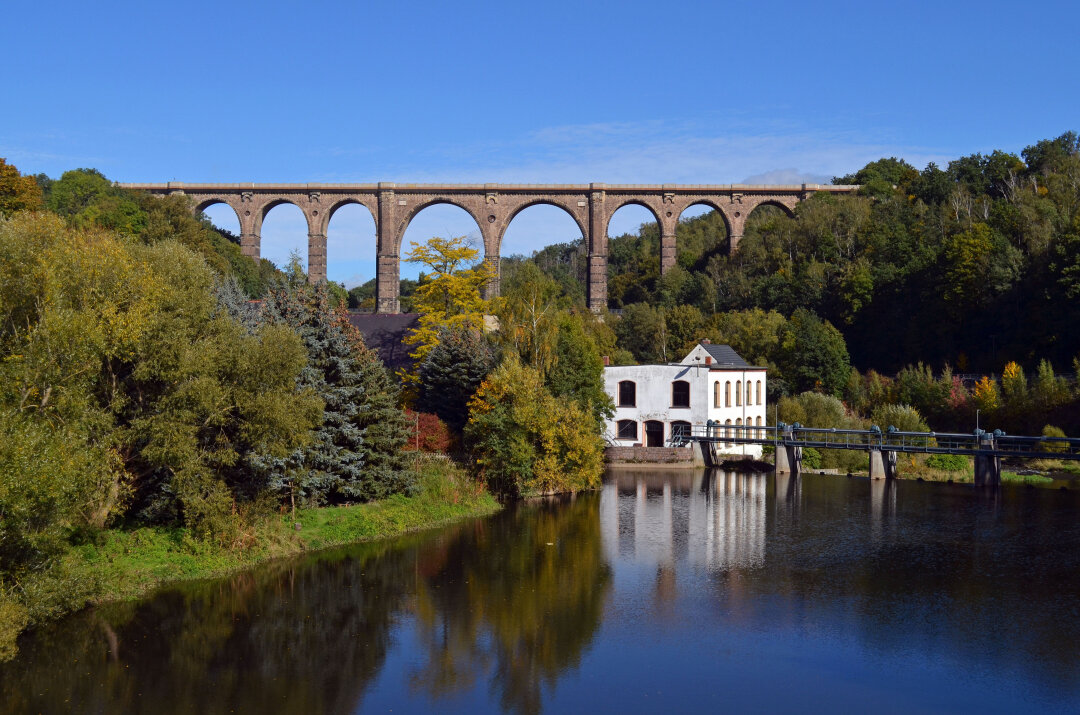 Viadukt G&ouml;hren &uuml;berspannt die Zwickauer Mulde.