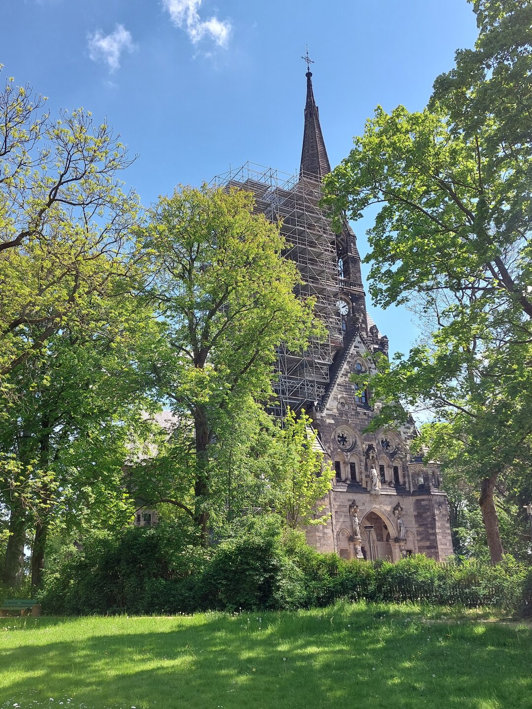 Die Lukaskirche in Zwickau-Planitz<br />
Diese hohe Ger&uuml;st, ein toller Anblick!